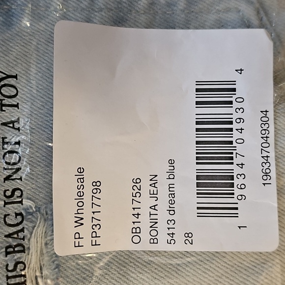 Free People Bonita Distressed High Waist Jeans in Dream Blue•Size 28•NWT - Picture 5 of 7